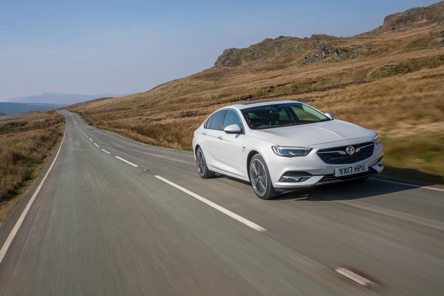  Vauxhall Insignia Grand Sport Turbo 4x4 2017 года  (фото 15 из 41)